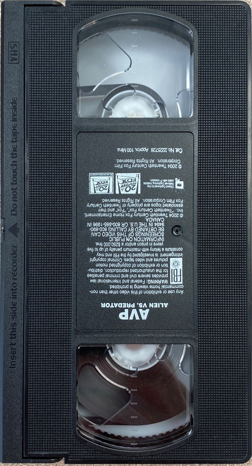 AVP: Alien vs. Predator VHS movie collectible [Barcode 024543200550] - Main Image 3