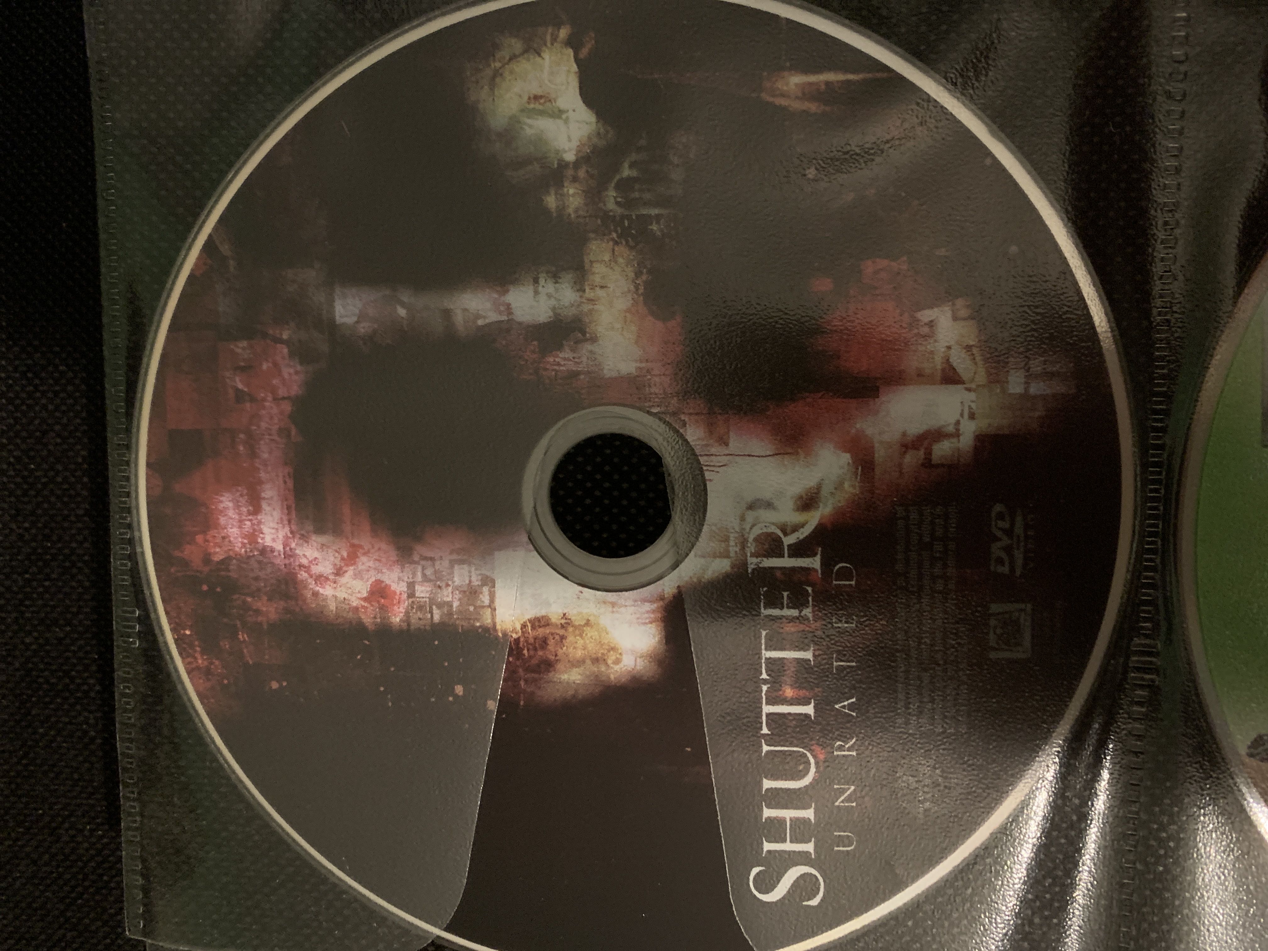 Shutter DVD movie collectible [Barcode 024543541028] - Main Image 2