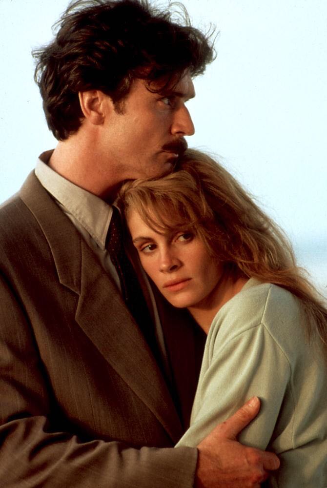 Sleeping With the Enemy Blu-ray movie collectible [Barcode 81634972] - Main Image 2