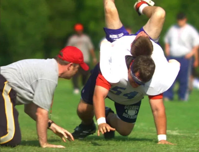 Facing the Giants DVD movie collectible [Barcode 602341002899] - Main Image 3