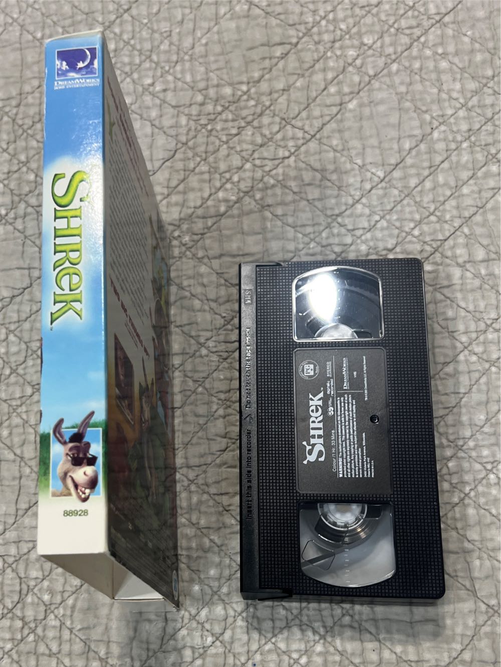 Shrek VHS movie collectible [Barcode 667068892833] - Main Image 4