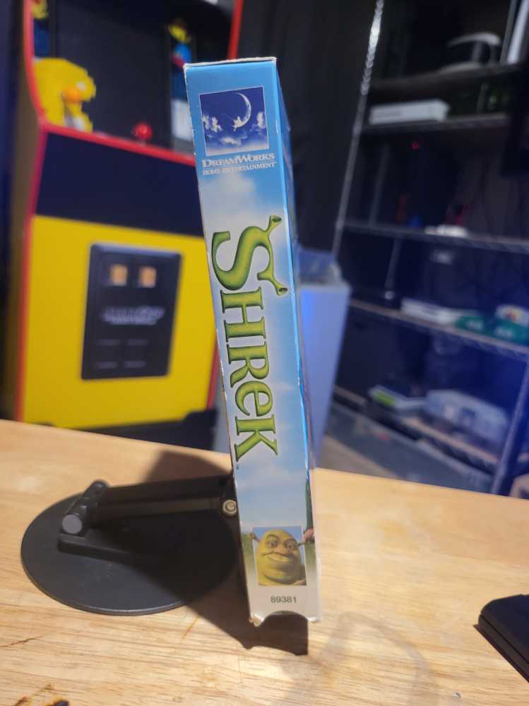 Shrek VHS movie collectible [Barcode 667068938135] - Main Image 3