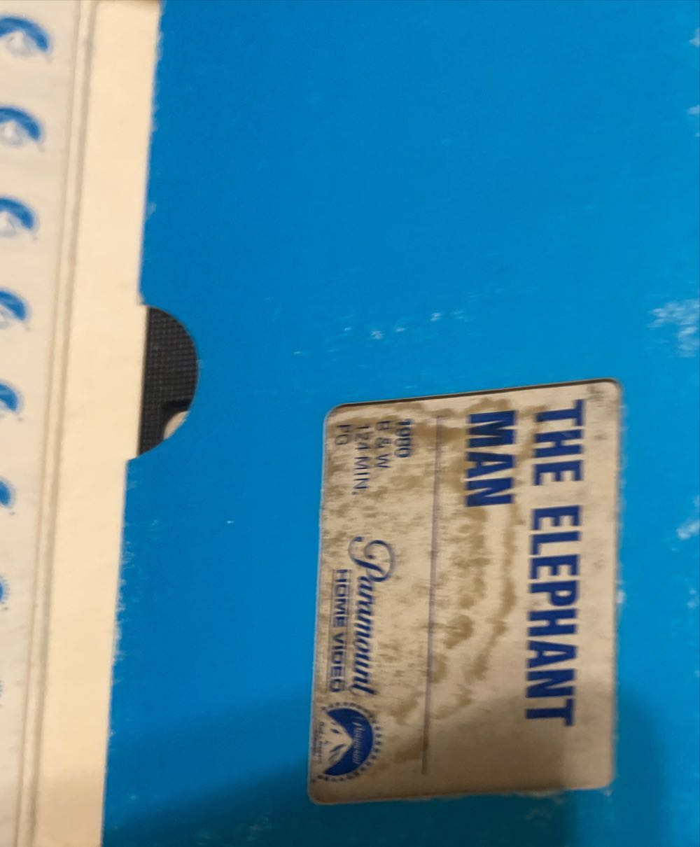 The Elephant Man Blu-ray movie collectible [Barcode 5055201826077] - Main Image 3