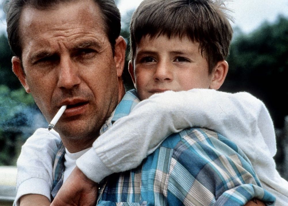 A Perfect World Plex movie collectible [Barcode 5000328172231] - Main Image 2