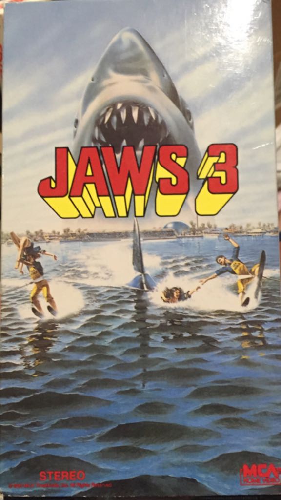 Jaws 3 VHS movie collectible [Barcode 047897800443] - Main Image 1