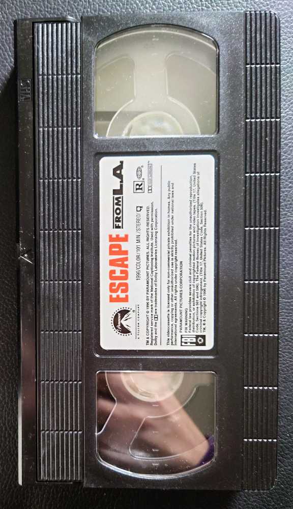 Escape from L.A. VHS movie collectible [Barcode 097363324935] - Main Image 3