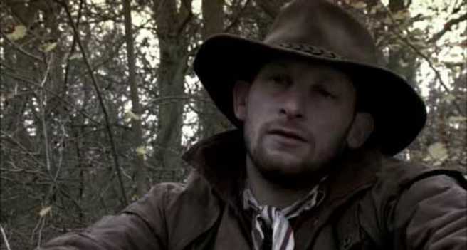 Broken DVD movie collectible [Barcode 796019805698] - Main Image 3