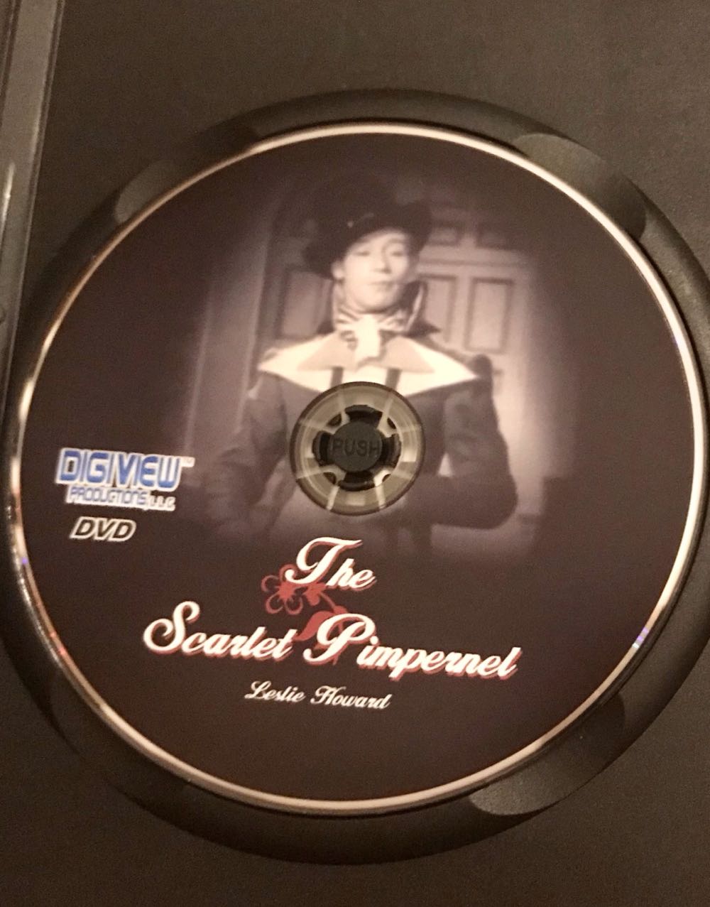 The Scarlet Pimpernel DVD movie collectible [Barcode 872322000330] - Main Image 3