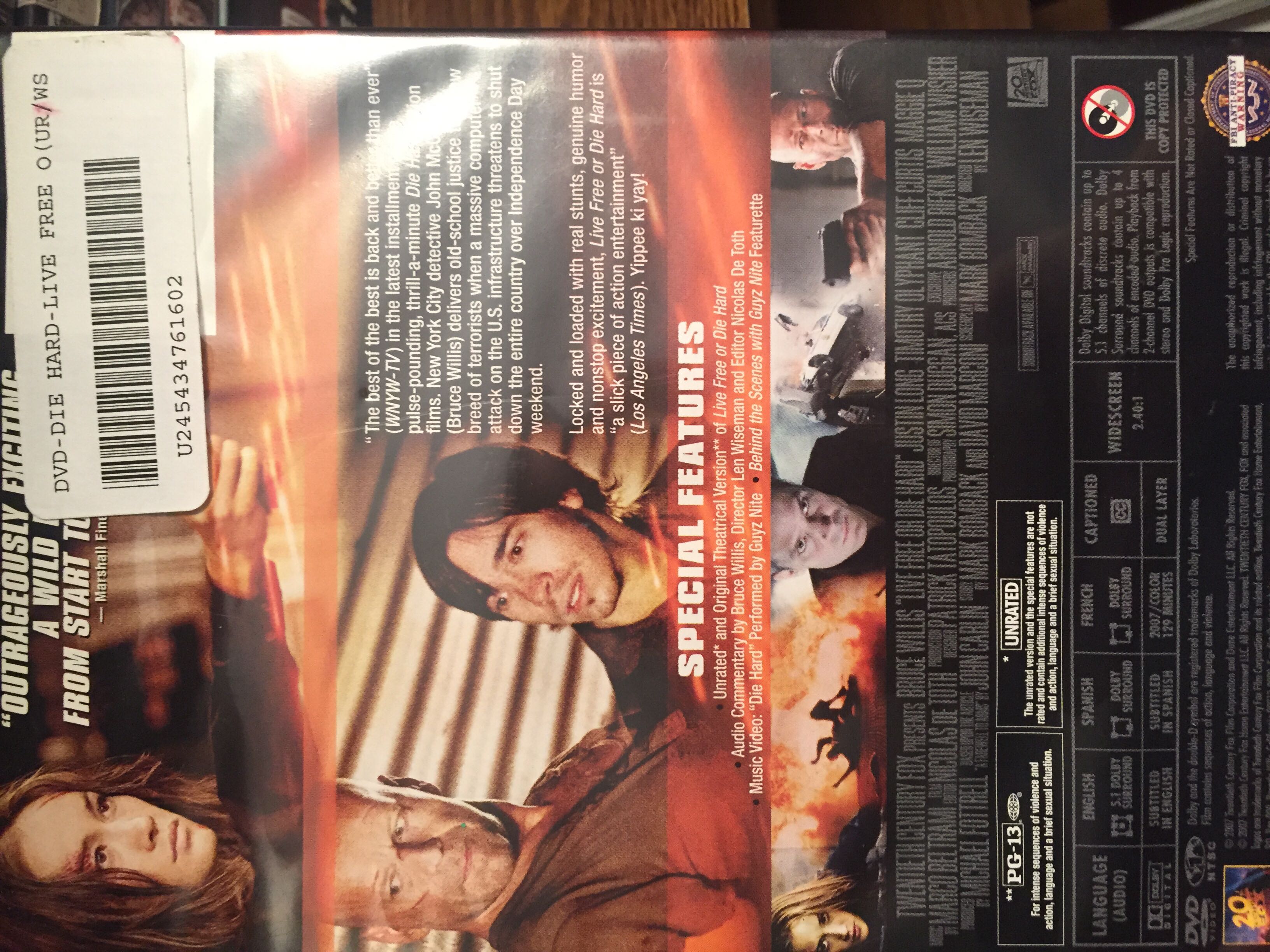 Live Free Or Die Hard: Unrated Digital Copy movie collectible [Barcode 2454347625] - Main Image 2