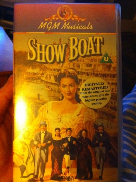 Show Boat VHS movie collectible [Barcode 5014785016724] - Main Image 1