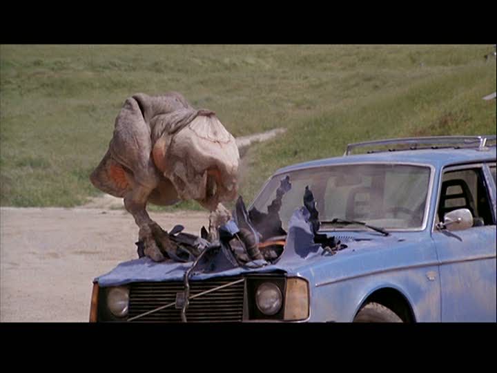 Tremors 2: Aftershocks (In Tremors Attack Pack) DVD movie collectible [Barcode 0783228023] - Main Image 3