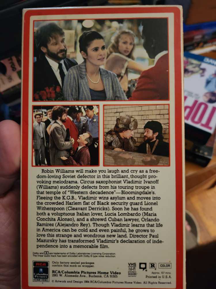 Moscow on the Hudson CED movie collectible [Barcode 076476140069] - Main Image 2