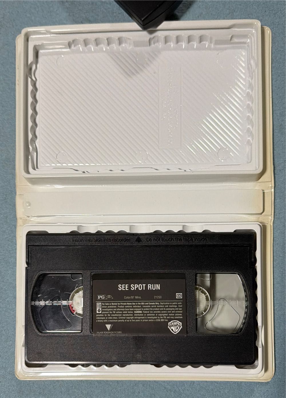 See Spot Run VHS movie collectible [Barcode 085392125036] - Main Image 4