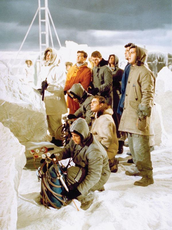 Ice Station Zebra DVD movie collectible [Barcode 012569524828] - Main Image 4