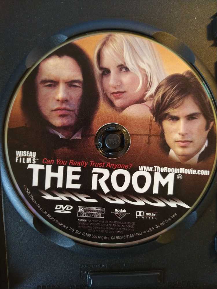 Th e Room Plex movie collectible [Barcode 881677825451] - Main Image 4