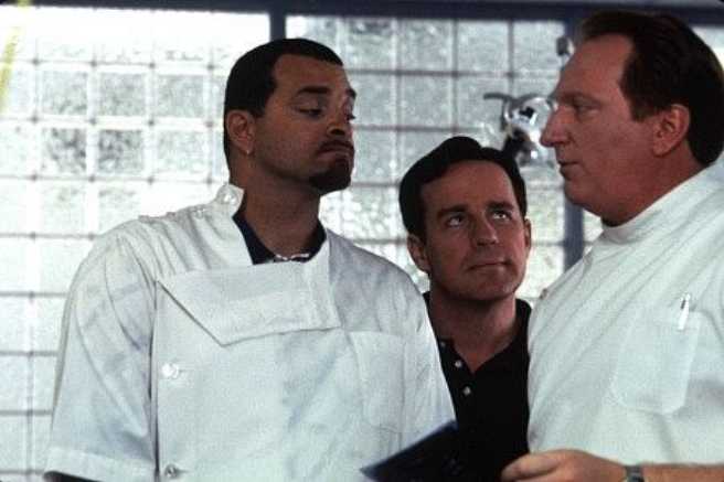 Houseguest DVD movie collectible [Barcode 9398527442030] - Main Image 3