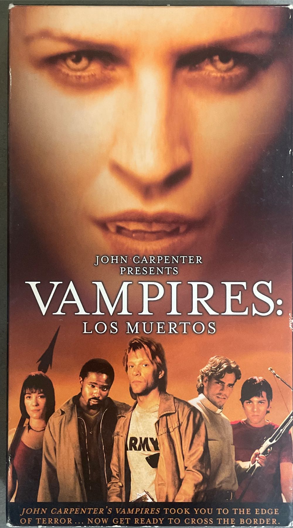 VHS : Vampires: Los Muertos VHS movie collectible [Barcode 043396067974] - Main Image 4
