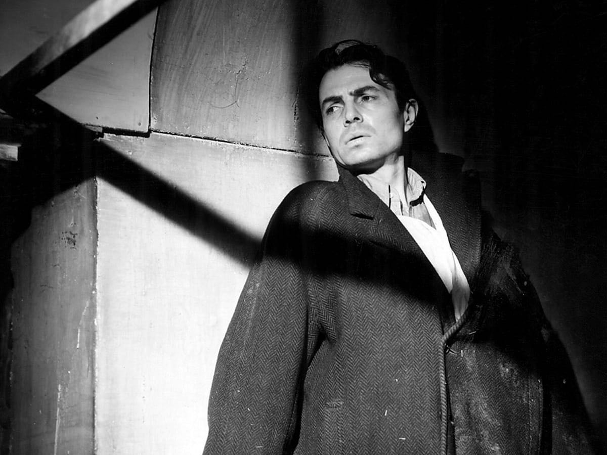 (754) Odd Man Out Blu-ray movie collectible [Barcode 715515143912] - Main Image 2