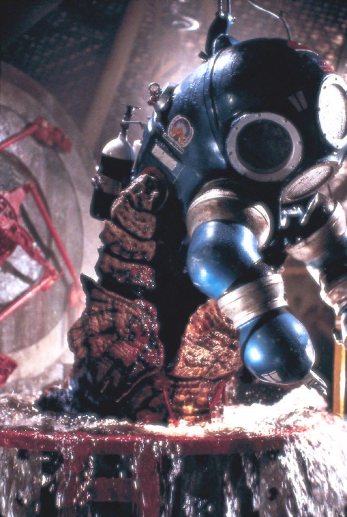 DeepStar Six DVD movie collectible [Barcode 012236116042] - Main Image 3