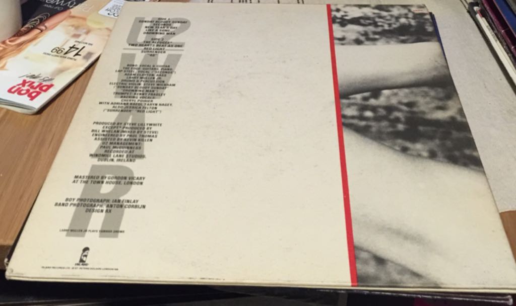 War - U2 (12”) music collectible - Main Image 2