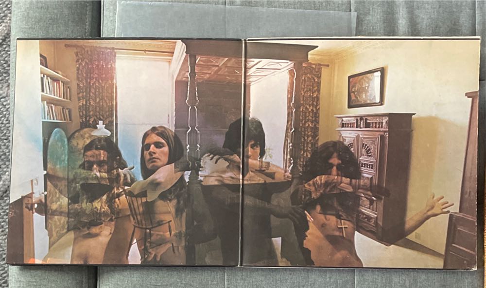 Sabbath Bloody Sabbath - Black Sabbath (12”) music collectible - Main Image 3