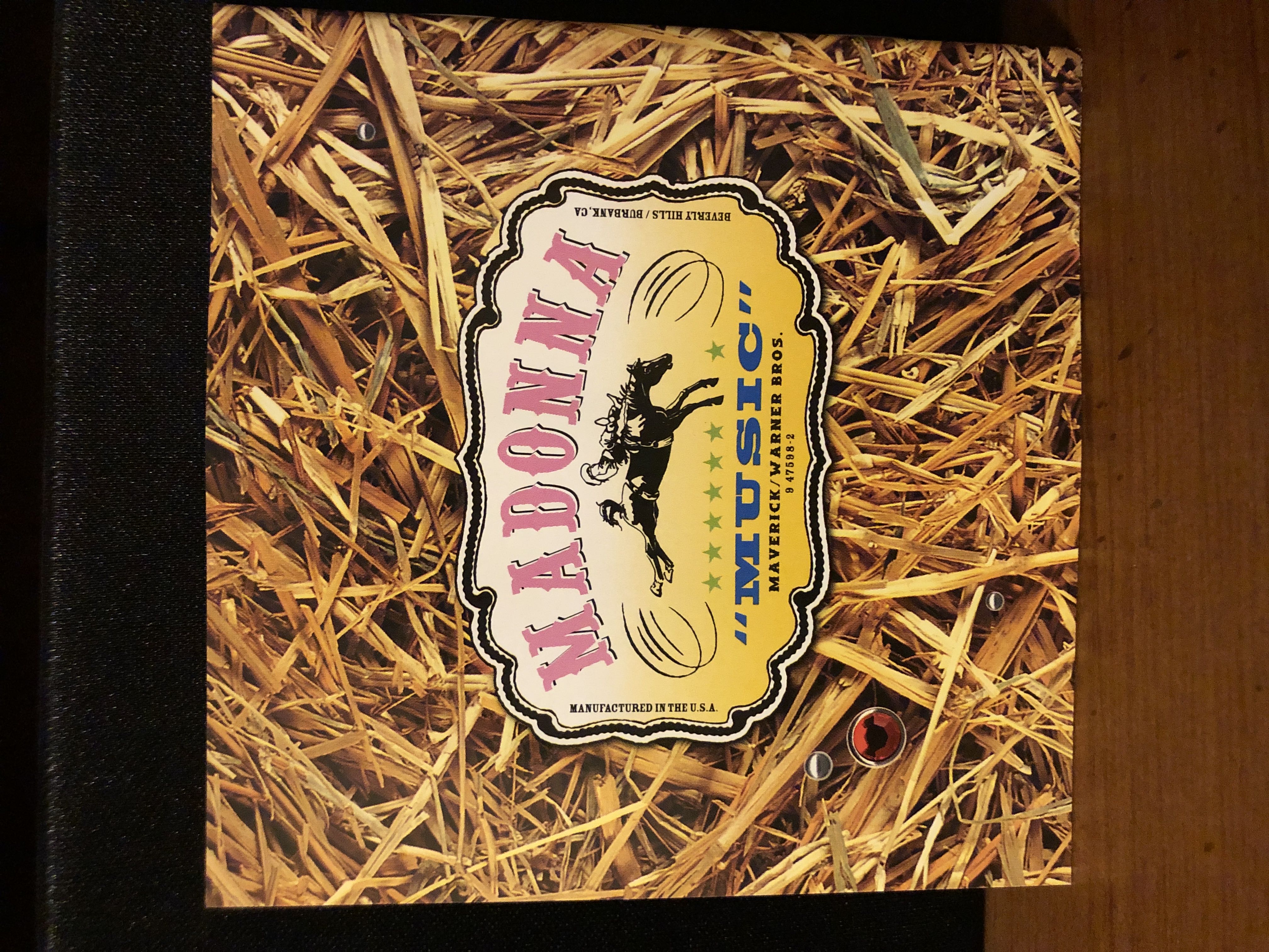 Music - Madonna (CD - 45) music collectible [Barcode 093624759829] - Main Image 3