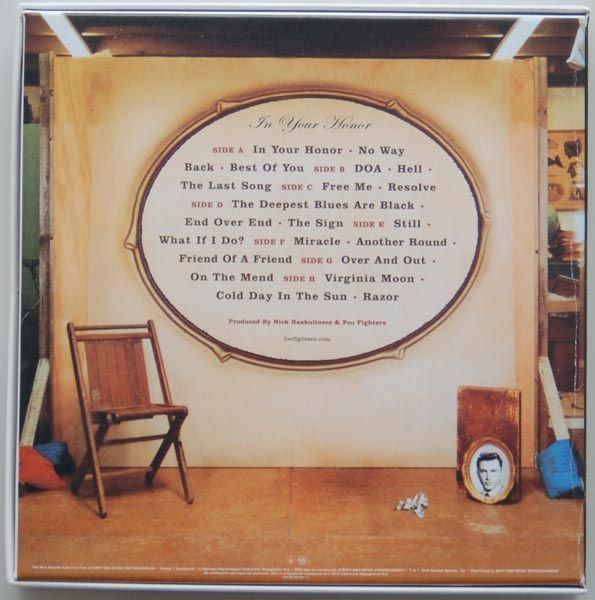 In Your Honour - Foo Fighters (CD - 83:27) music collectible [Barcode 828766803822] - Main Image 2