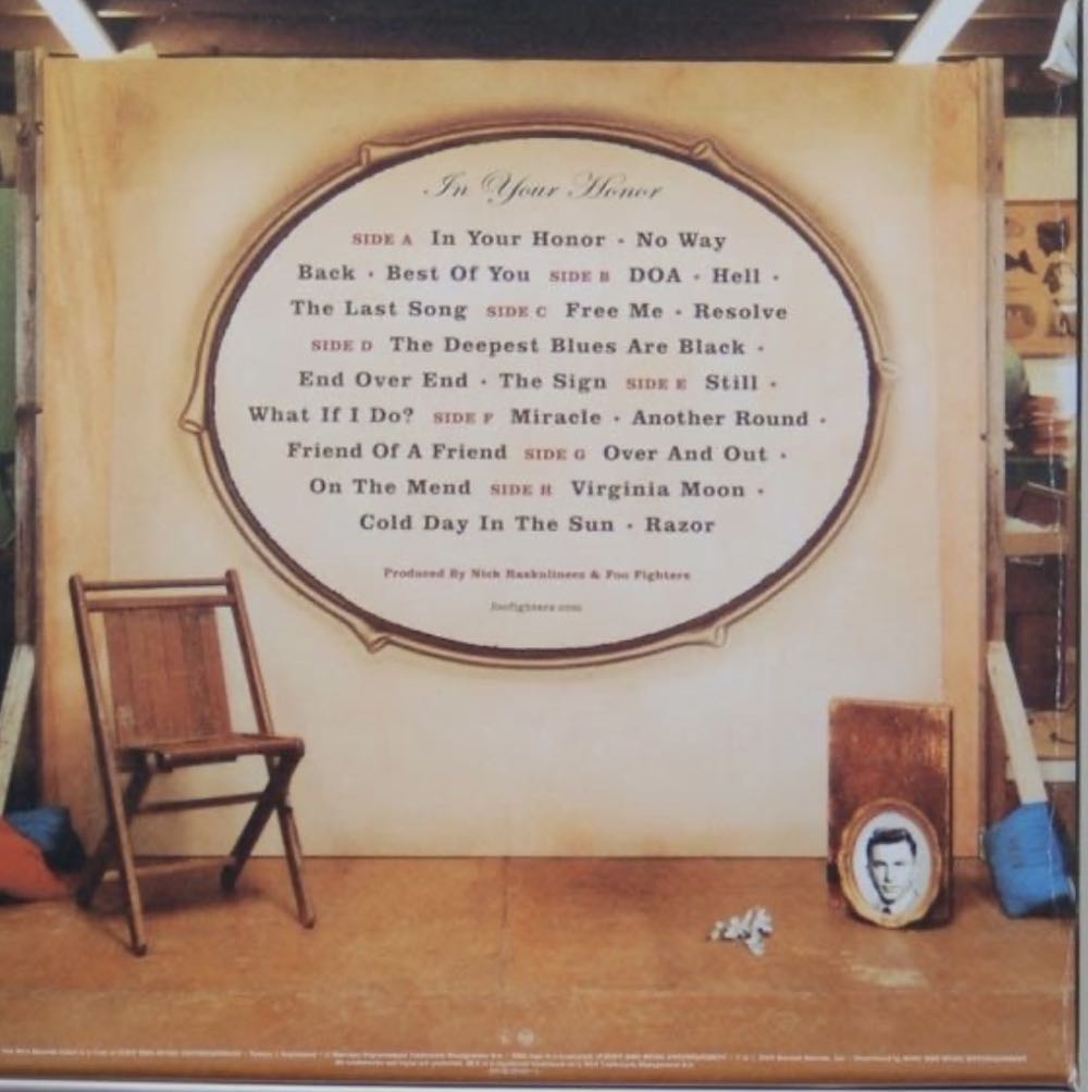 In Your Honour - Foo Fighters (CD - 83:27) music collectible [Barcode 828766803822] - Main Image 4