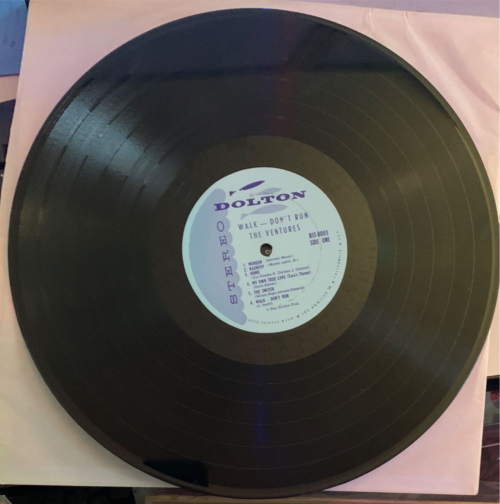 Walk Dont Run - Ventures, The (12” - 27) music collectible [Barcode 090771539618] - Main Image 3