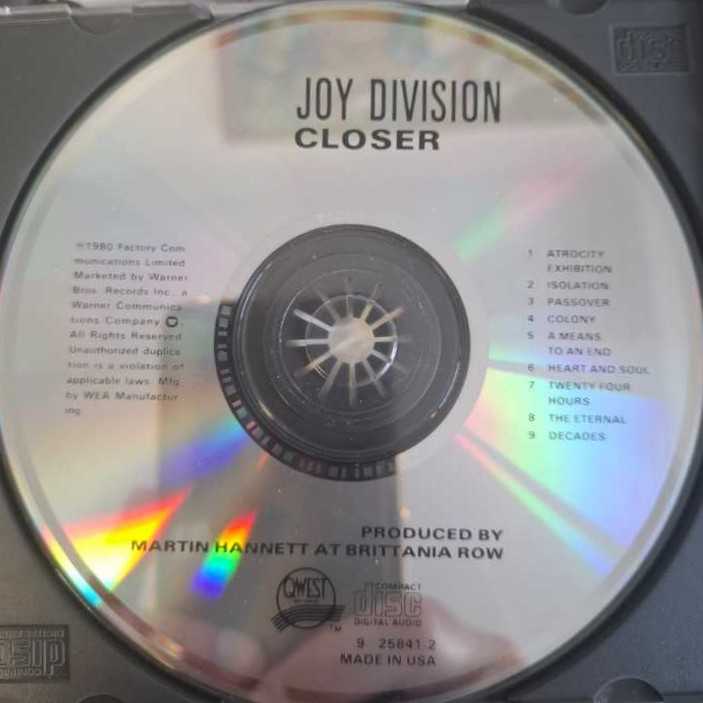 Closer - Joy Division (CD - 44:16) music collectible [Barcode 075992584128] - Main Image 3