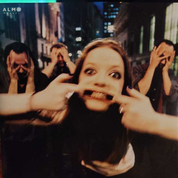 Garbage - Garbage (CD - 5051) music collectible [Barcode 705178000424] - Main Image 4