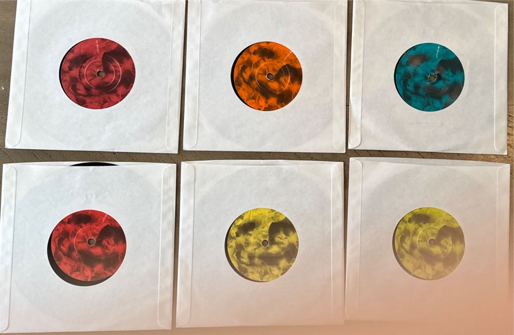 Garbage - Garbage (7”) music collectible [Barcode 9399603145005] - Main Image 4