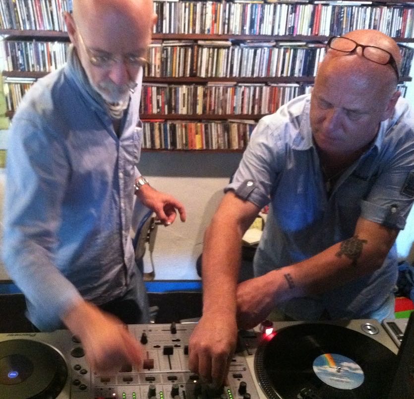 U.F. Off: The Best of The Orb - The Orb (CD - 72:06) music collectible [Barcode 731452456526] - Main Image 3