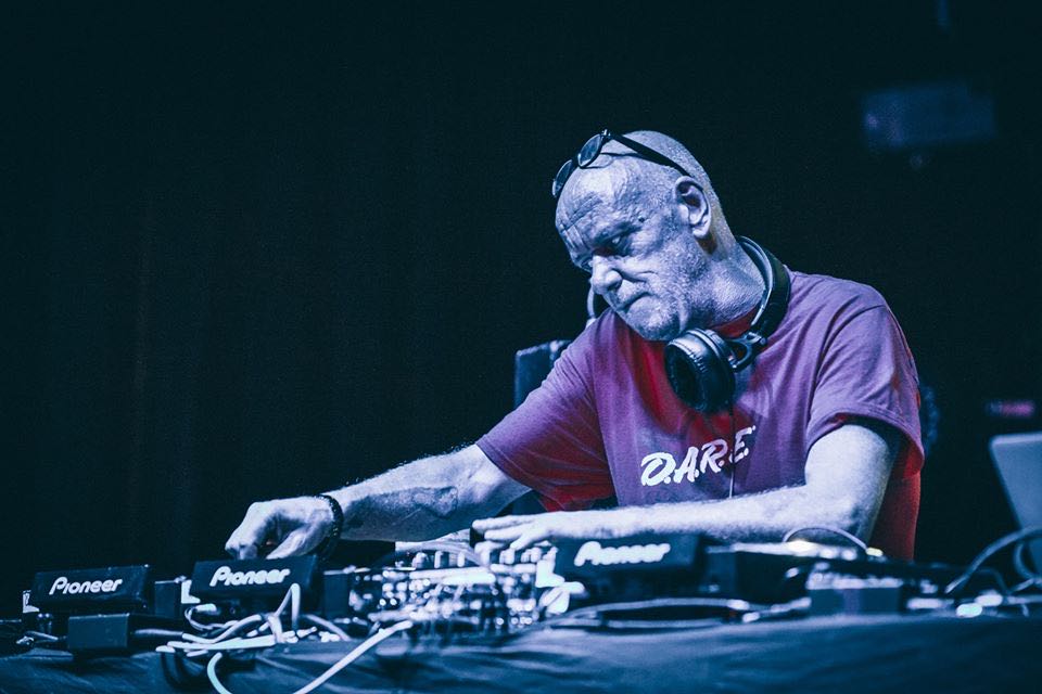 U.F. Off: The Best of The Orb - The Orb (CD - 72:06) music collectible [Barcode 731452456526] - Main Image 4