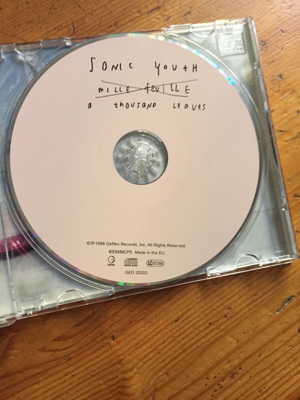 A Thousand Leaves - Sonic Youth (CD) music collectible [Barcode 720642520321] - Main Image 3