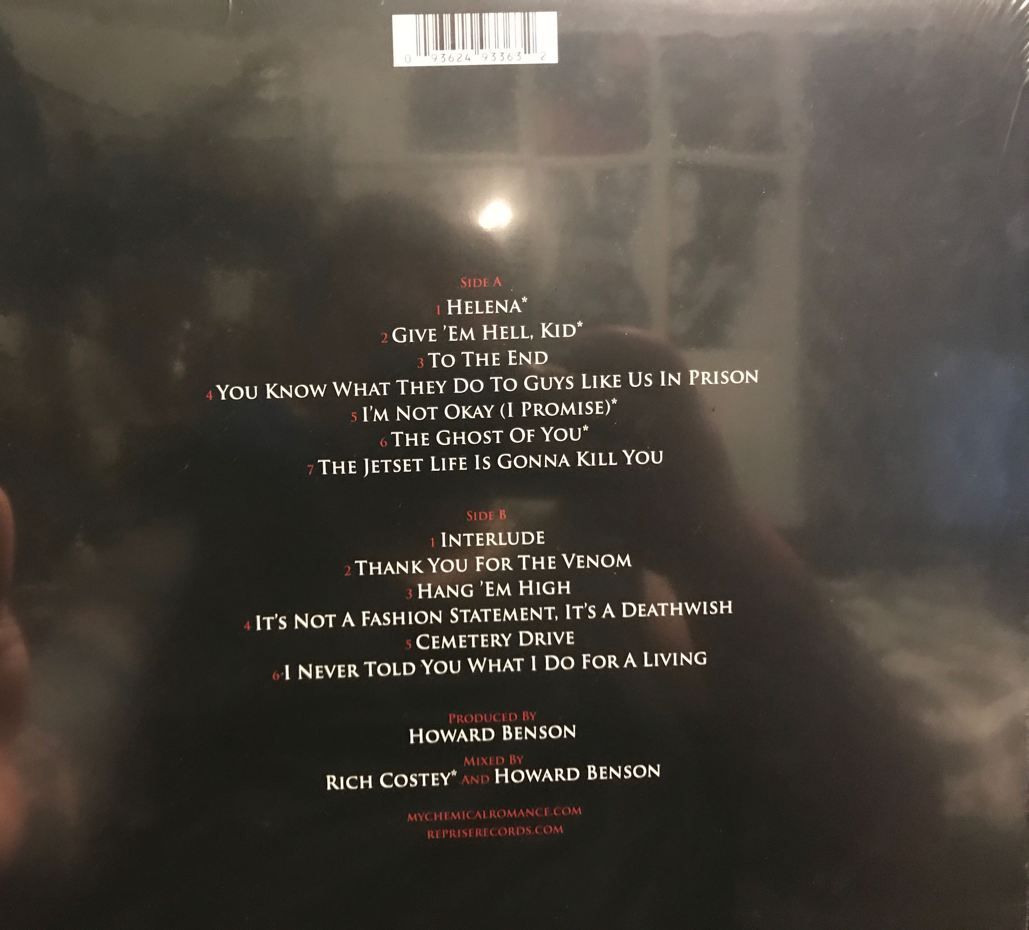 Three Cheers For Sweet Revenge - My Chemical Romance (12” - 40) music collectible [Barcode 093624933632] - Main Image 2