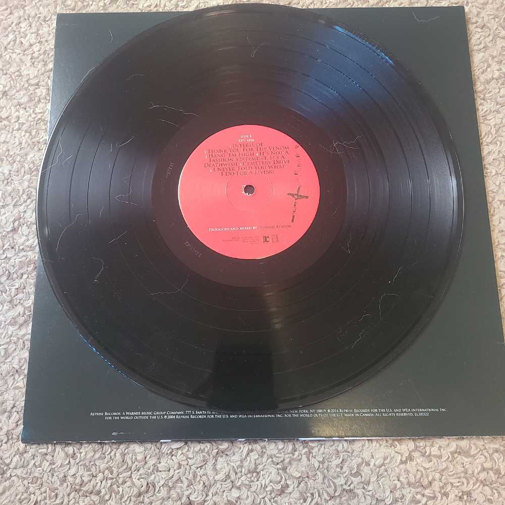 Three Cheers For Sweet Revenge - My Chemical Romance (12” - 40) music collectible [Barcode 093624933632] - Main Image 4