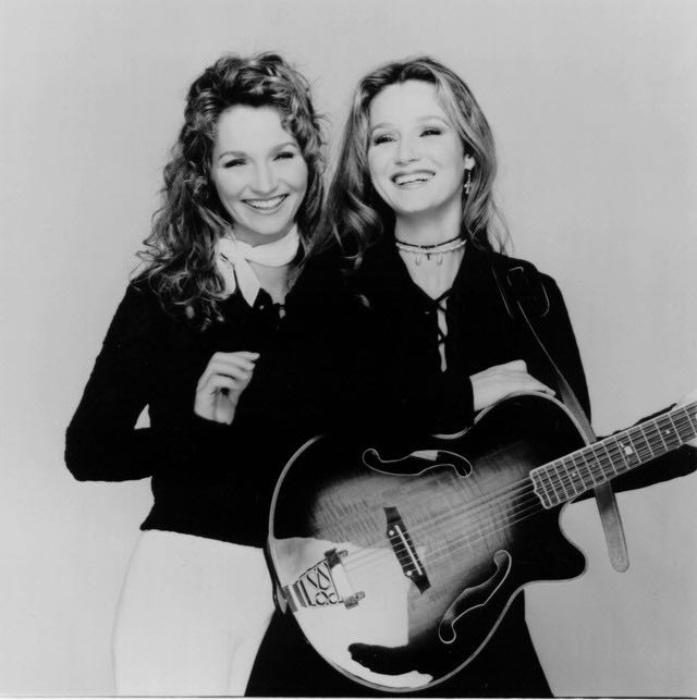 The Lynns (MP3) - Lynns, The (CD) music collectible [Barcode 093624675426] - Main Image 3