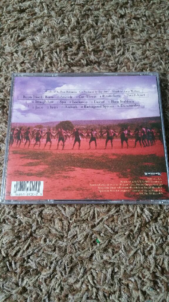 Roots - Sepultura (CD - 72) music collectible [Barcode 016861890025] - Main Image 2