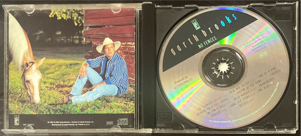 No Fences - Garth Brooks (CD - 38) music collectible [Barcode 077779386628] - Main Image 3