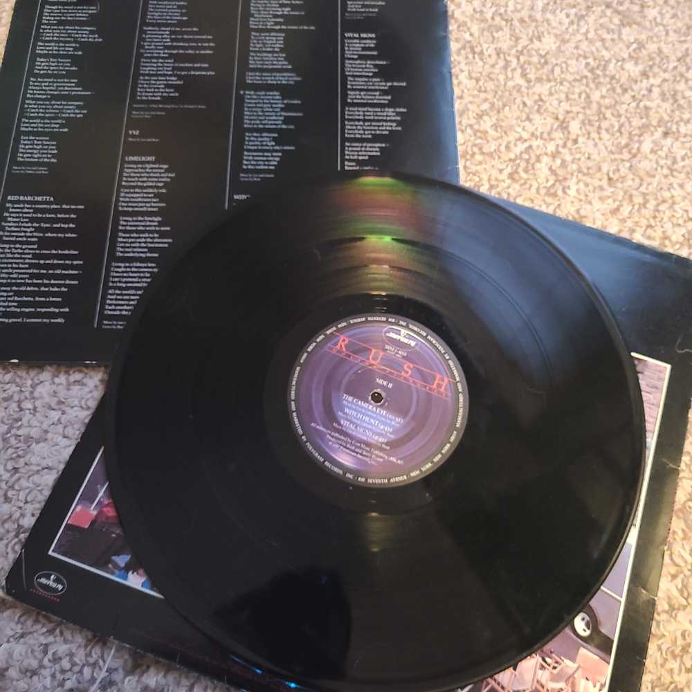 Moving Pictures - Rush (12” - 40) music collectible - Main Image 4