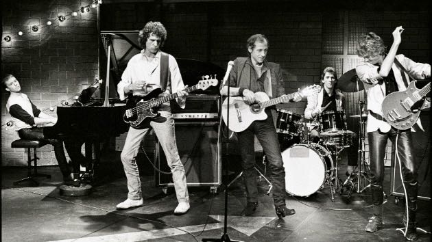 Love Over Gold - Dire Straits (12” - 41) music collectible [Barcode 075992372817] - Main Image 3