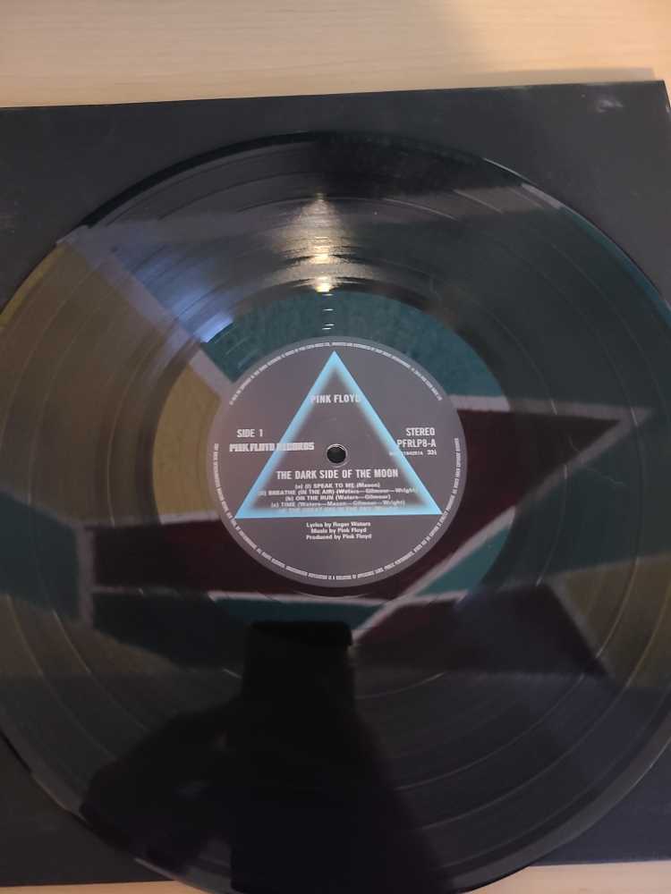 Dark Side Of The Moon - Pink Floyd (12” - 4235) music collectible - Main Image 3