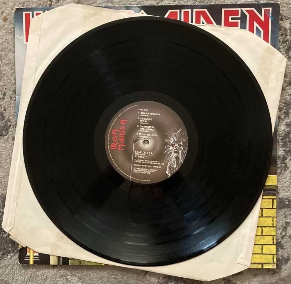Iron Maiden (01) - Iron Maiden - Iron Maiden (12” - 38) music collectible - Main Image 4