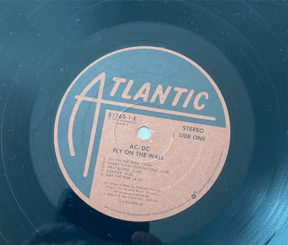 Fly On The Wall - AC/DC (12” - 40) music collectible [Barcode 724347709227] - Main Image 3