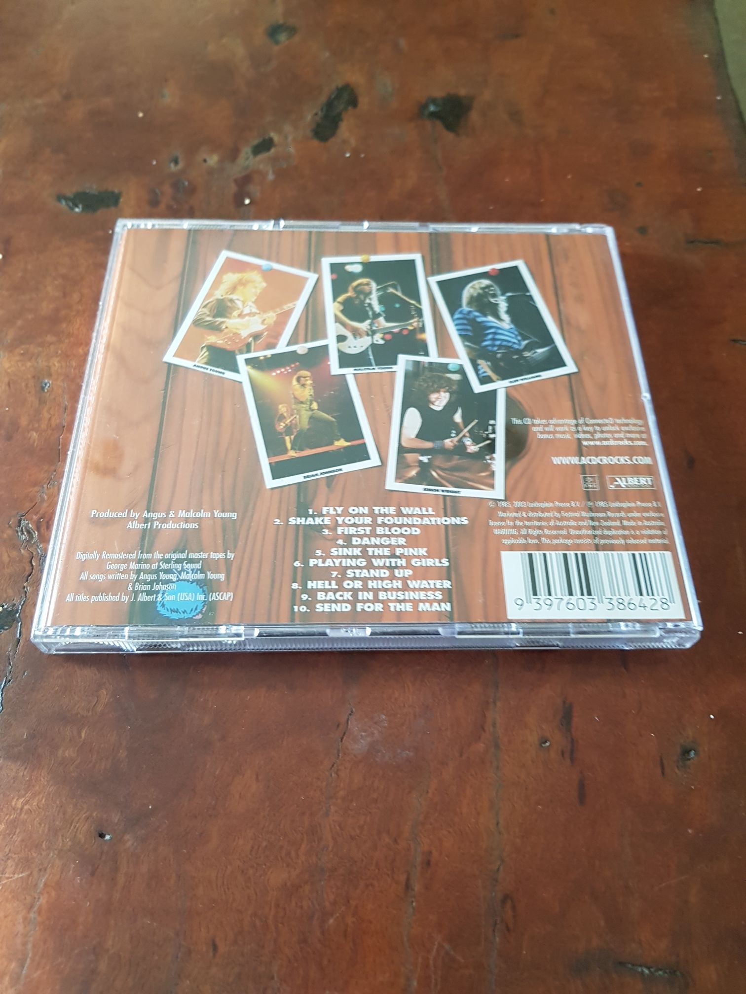 Fly On The Wall - AC/DC music collectible [Barcode 9397603386428] - Main Image 2