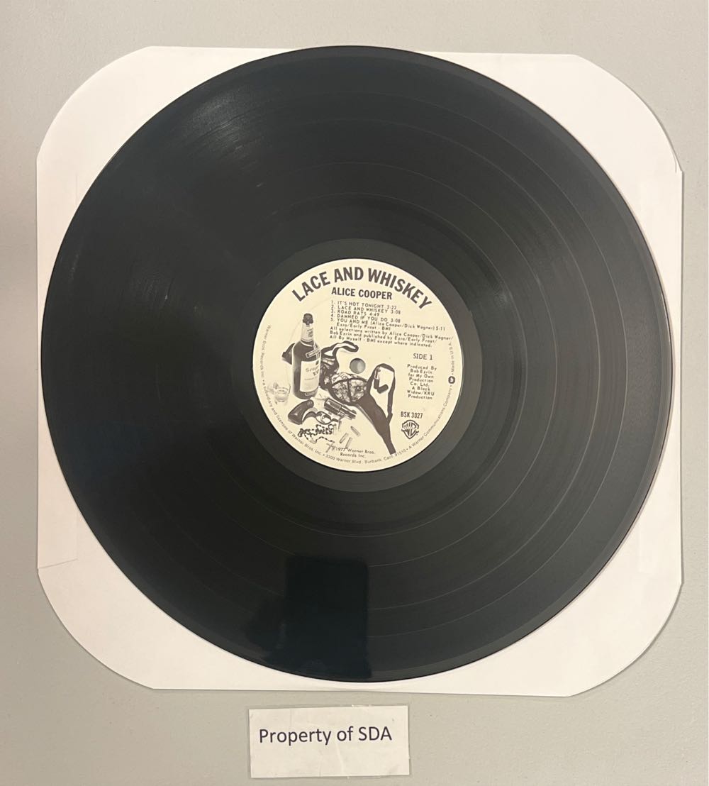 Lace And Whiskey - Alice Cooper (12” - 37) music collectible - Main Image 4