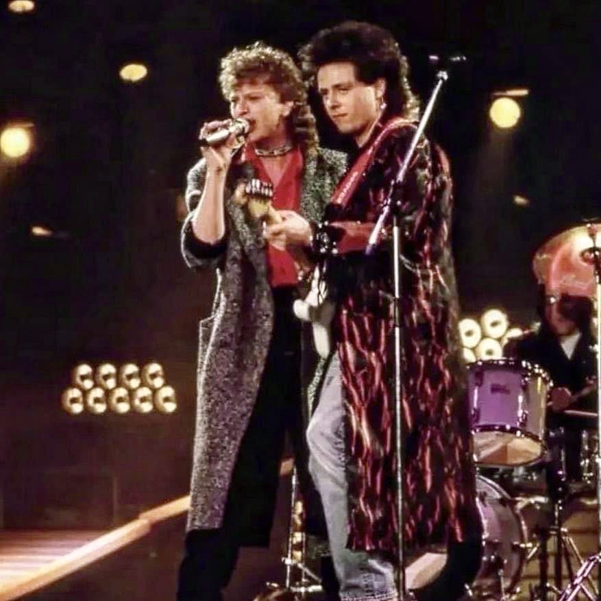 The Seventh One - Toto (12” - 54) music collectible [Barcode 074644087314] - Main Image 4