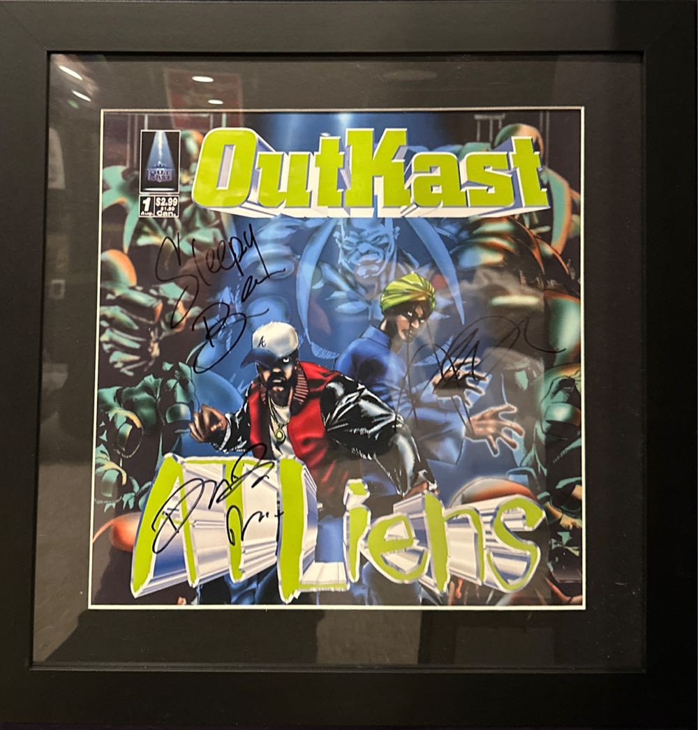 ATLiens - Outkast music collectible [Barcode 777499391406] - Main Image 2