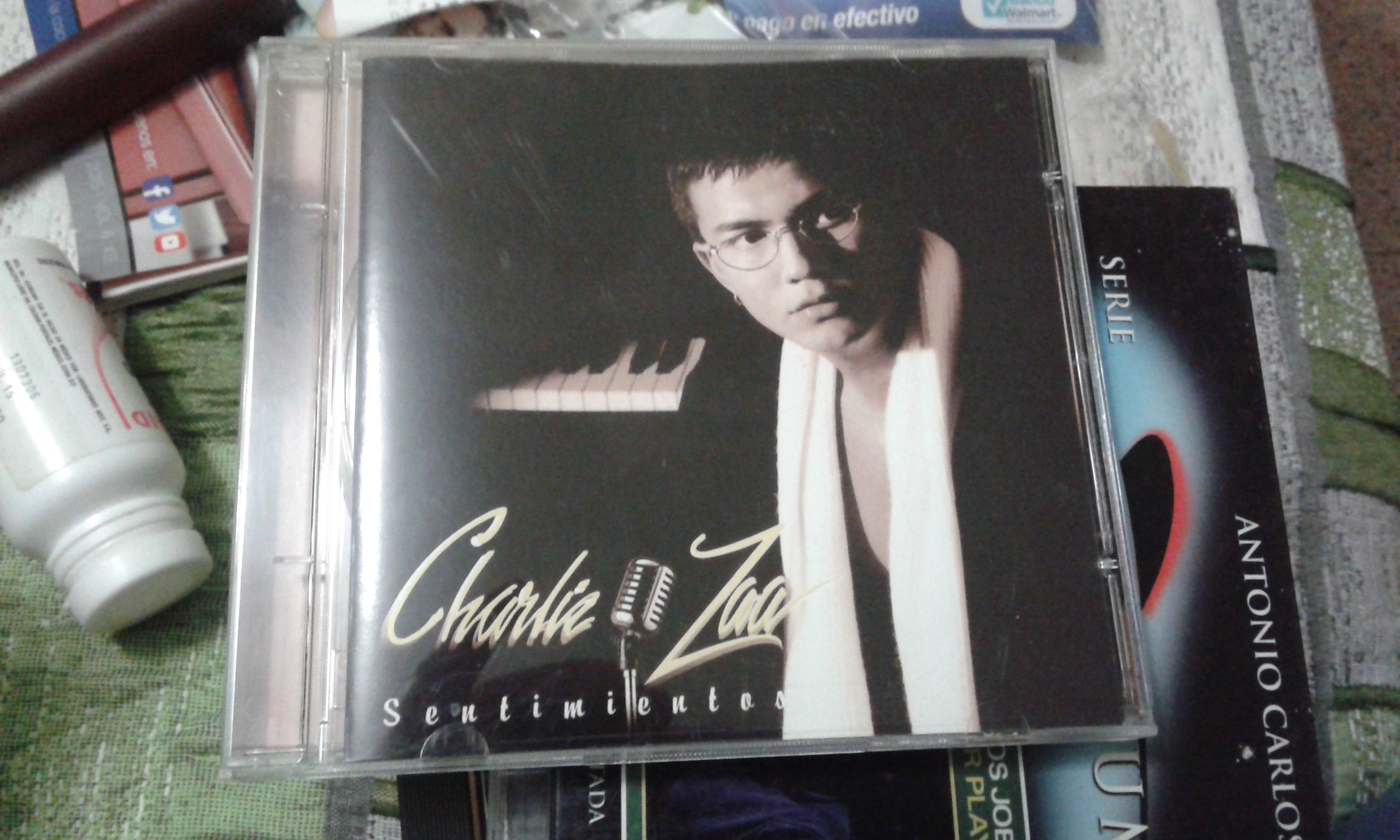 Sentimientos - Charlie Zaa music collectible [Barcode 7509978196744] - Main Image 1